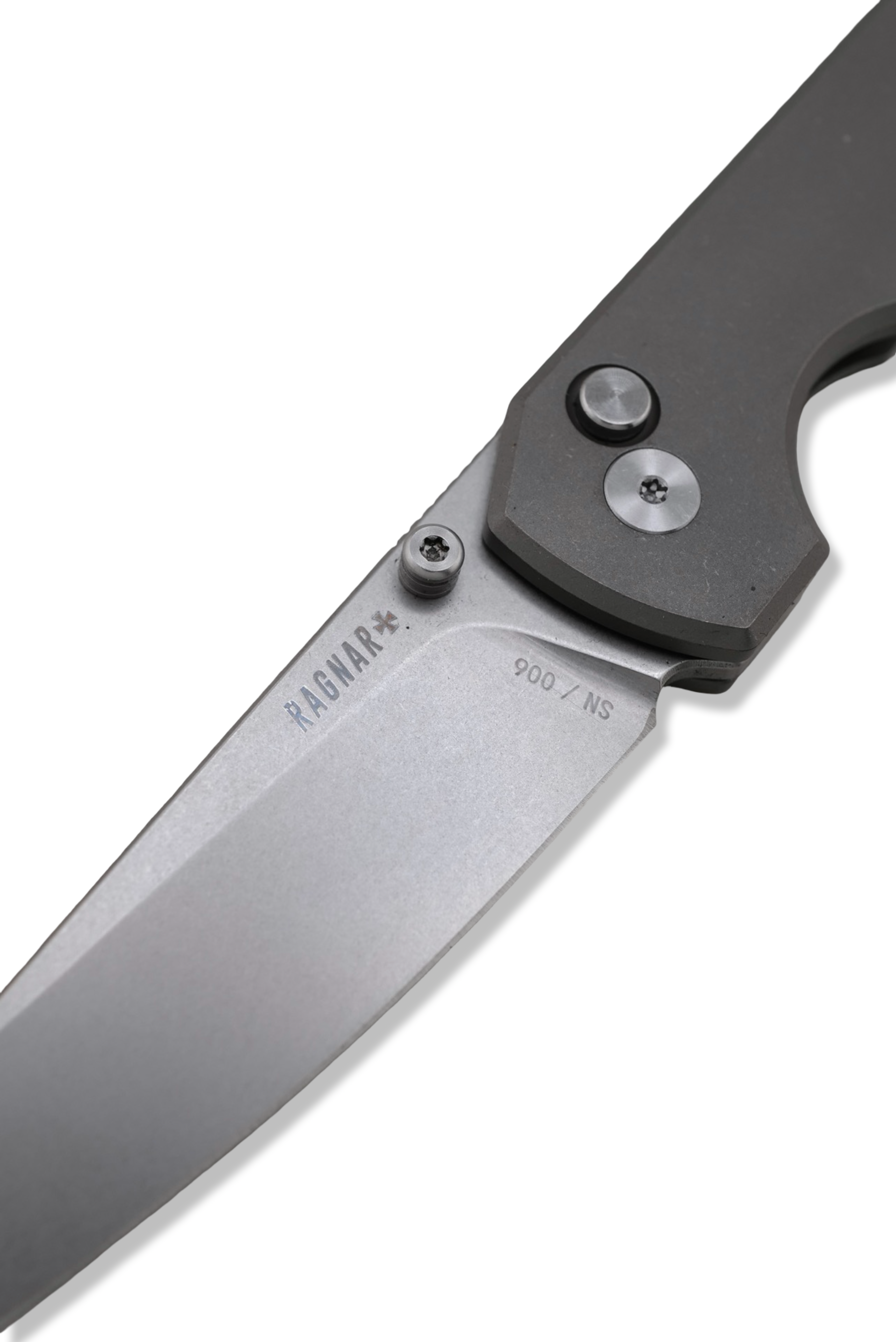 RAGNAR Folder - M390 Steel / Titanium Handle / Titanium clip / Stonewash Finish