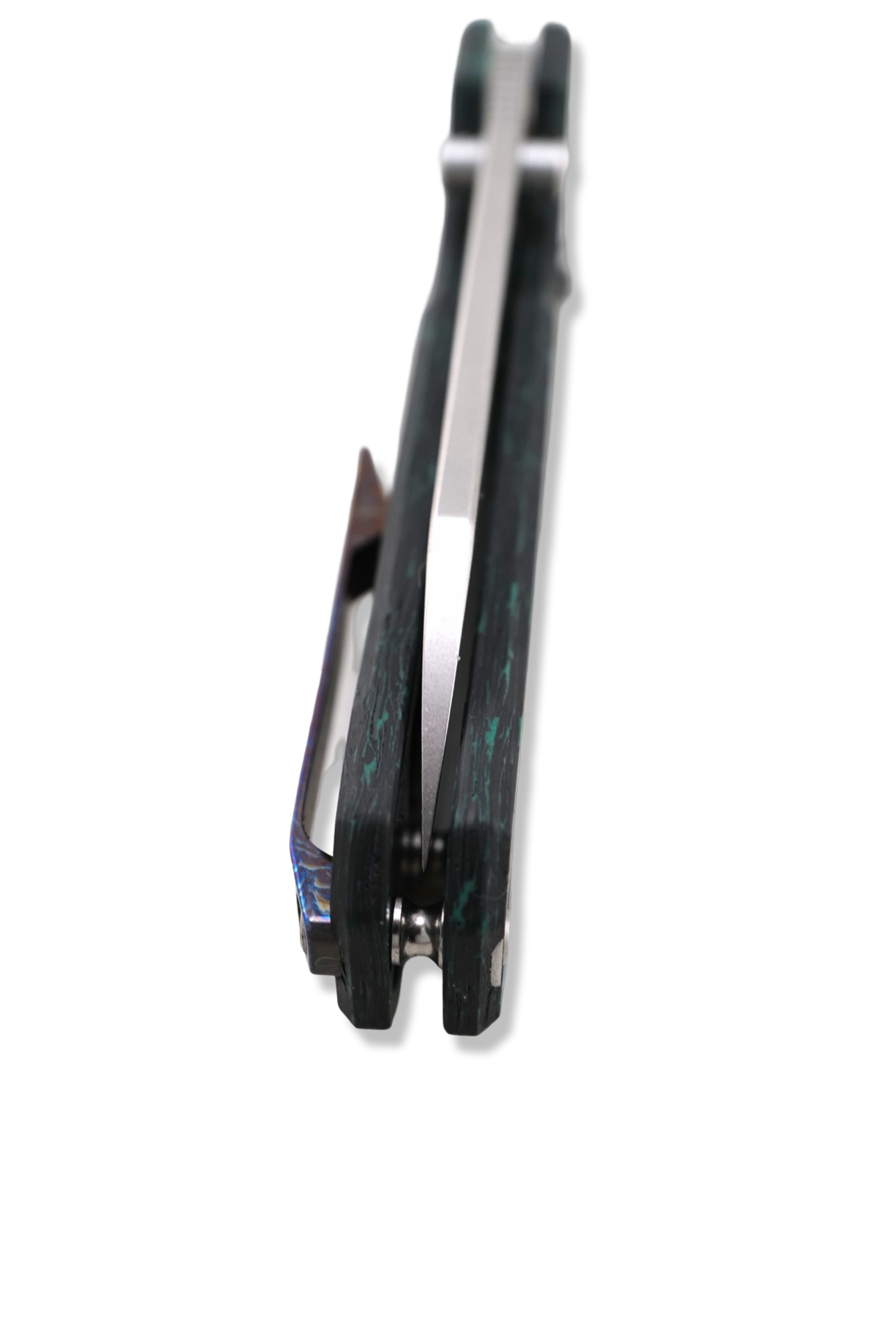 RAGNAR Folder - VG-10 Steel / Photoluminescent Glow Carbon Handle / Flamed Titanium clip / Stonewash Finish
