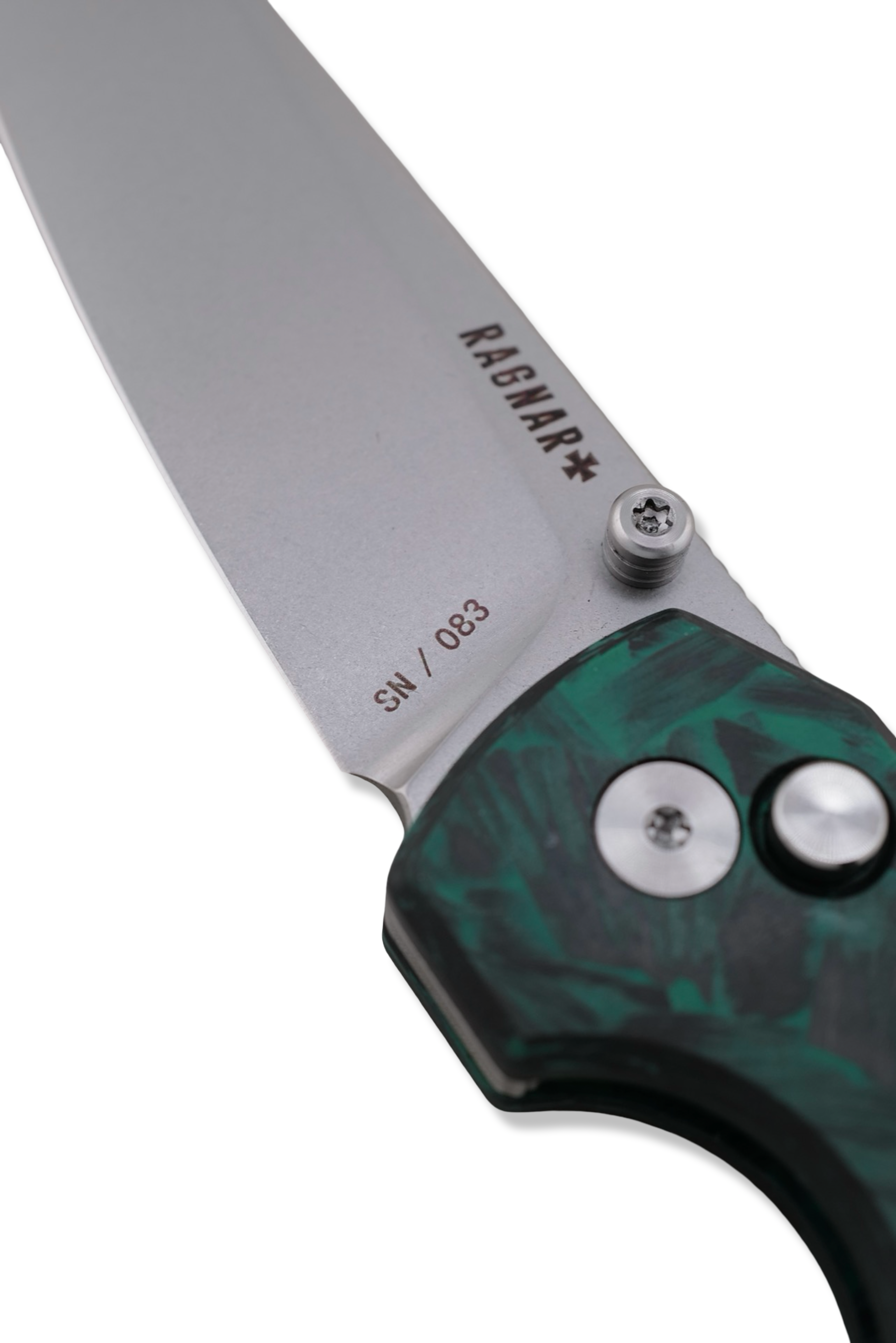 RAGNAR Folder - VG-10 Steel / Photoluminescent Glow Carbon Handle / Flamed Titanium clip / Stonewash Finish