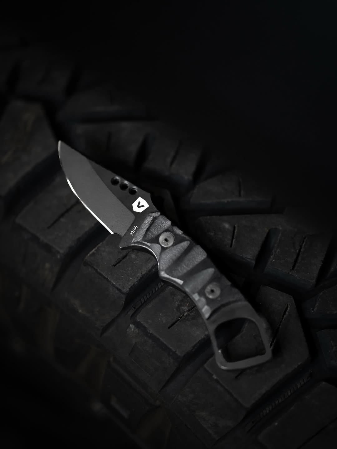 Vyper x Crimson Knife Co. - Limited Edition Iron Wolf